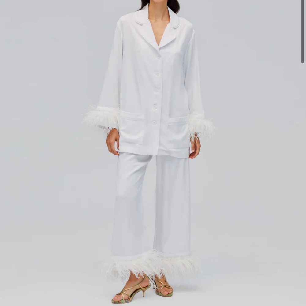 New Sleeper Party Pajamas Set with Detachable Feathers in White
